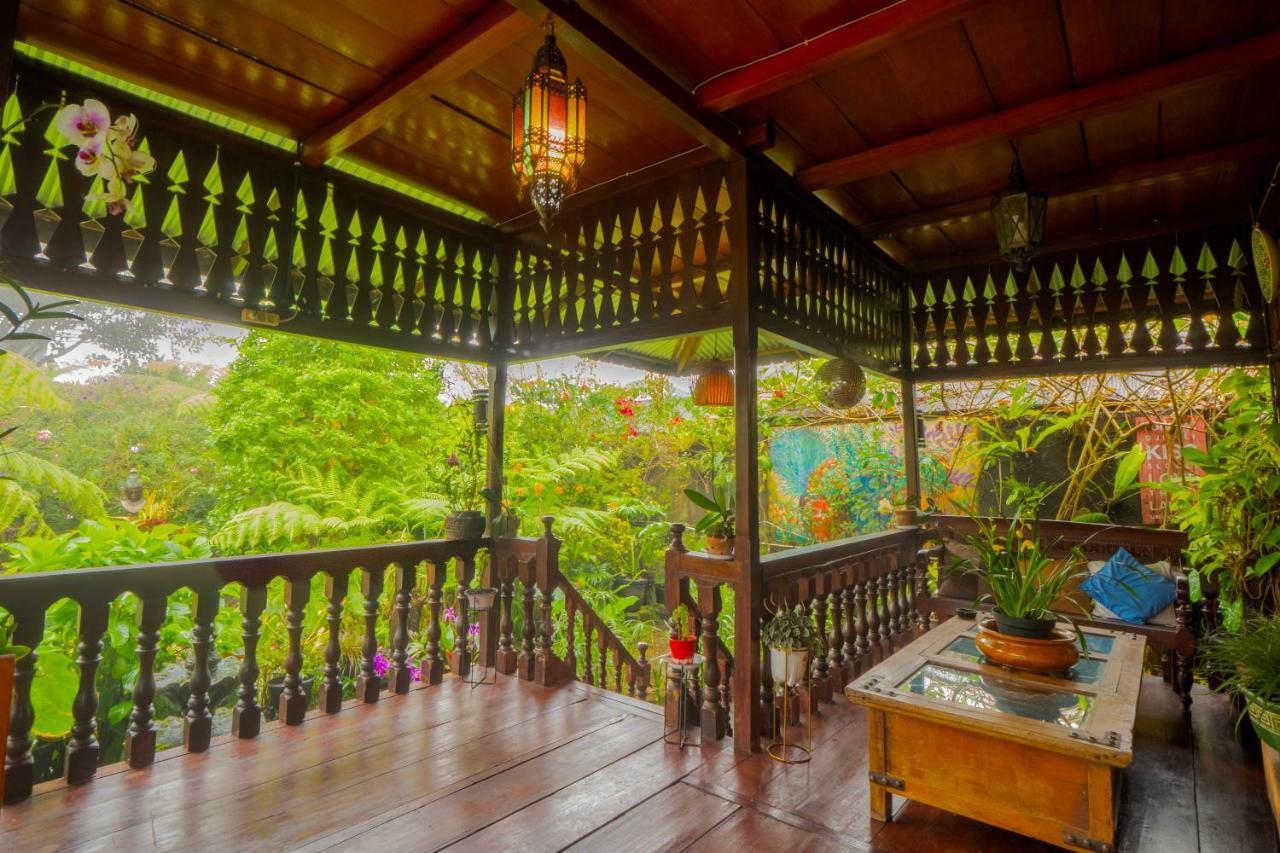 Rumah Kayu Sulawesi Antique Bedugul  Extérieur photo