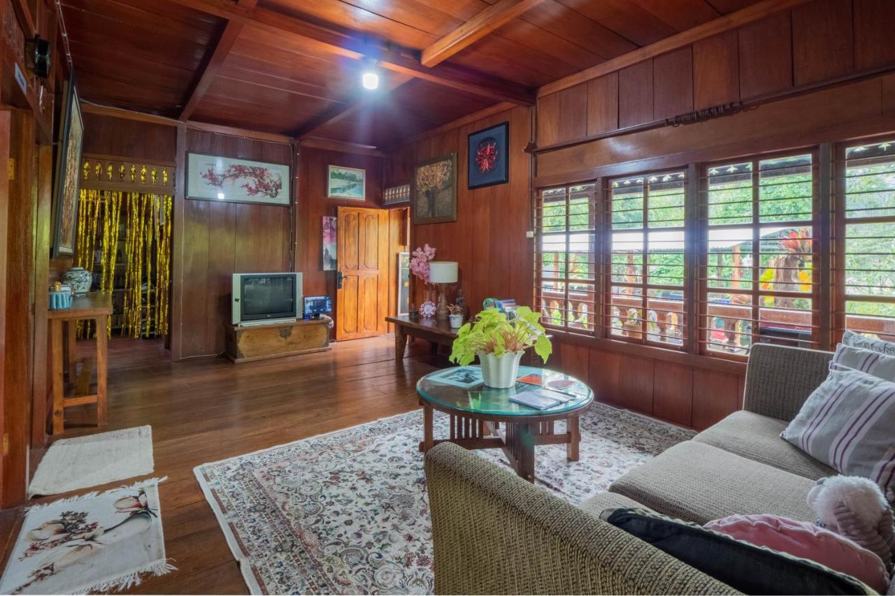 Rumah Kayu Sulawesi Antique Bedugul  Extérieur photo