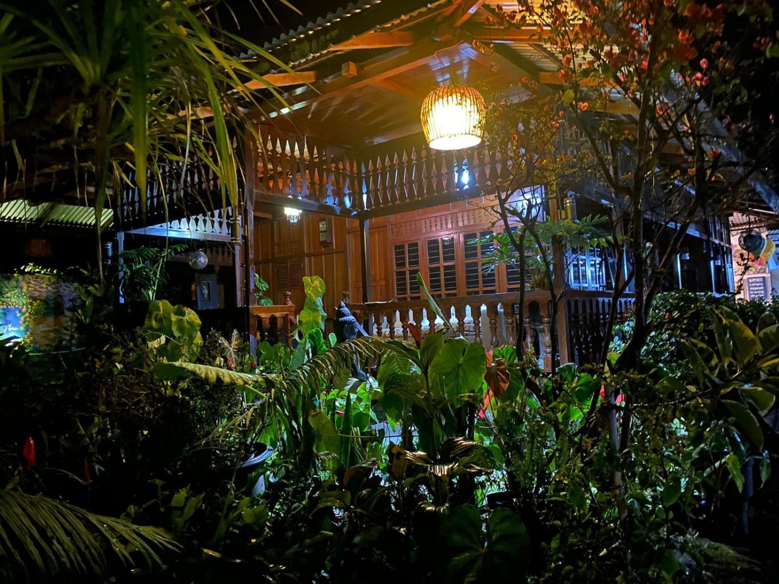Rumah Kayu Sulawesi Antique Bedugul  Extérieur photo
